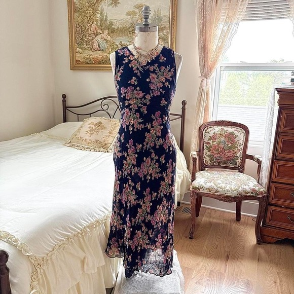 Dresses & Skirts - floral maxi dress  90s‎ Nostalgia blue floral maxi dress